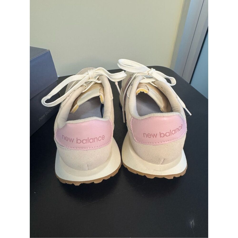 New Balance NIB 237 Sneakers in Beige/Pink Size 7.5 B - Picture 4 of 10